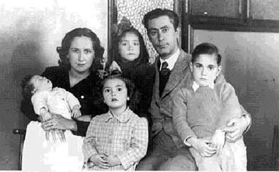 Fam__lia Calduch_ La dona Maria Teresa Bellido_ Arxiu CPBot__nic Calduch de Vila-real.jpg