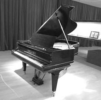 800px-Piano_de_Mompou.jpg